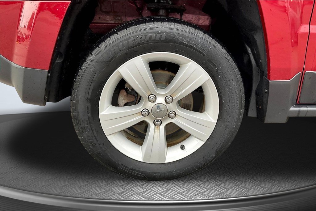 Thumbnail: 2016 Jeep Patriot - 7