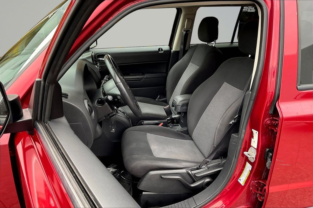 Thumbnail: 2016 Jeep Patriot - 29