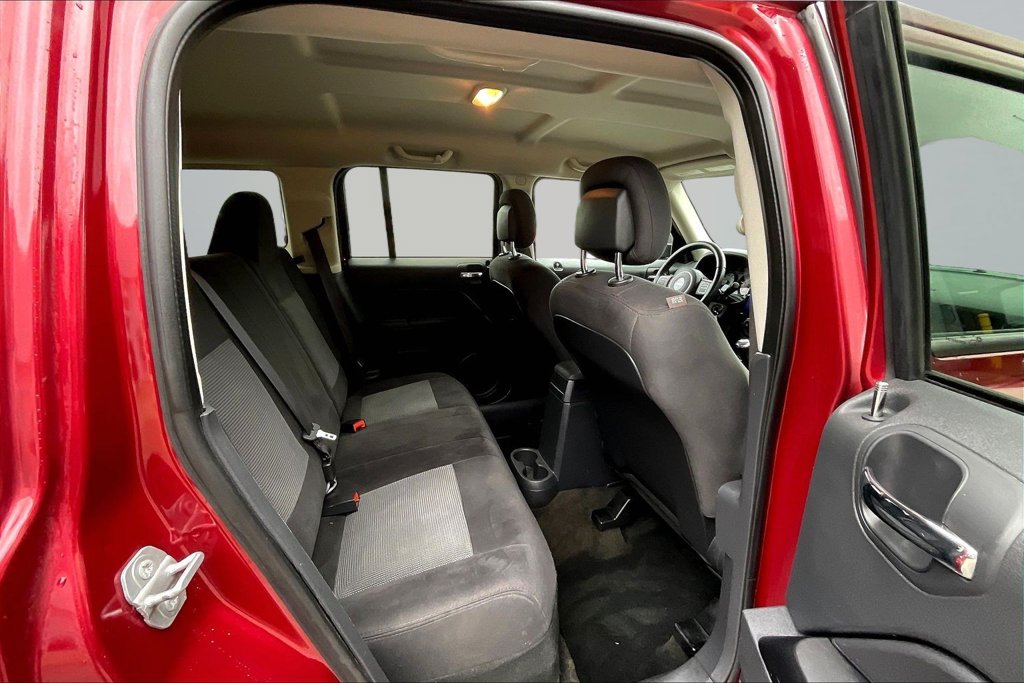 Thumbnail: 2016 Jeep Patriot - 30