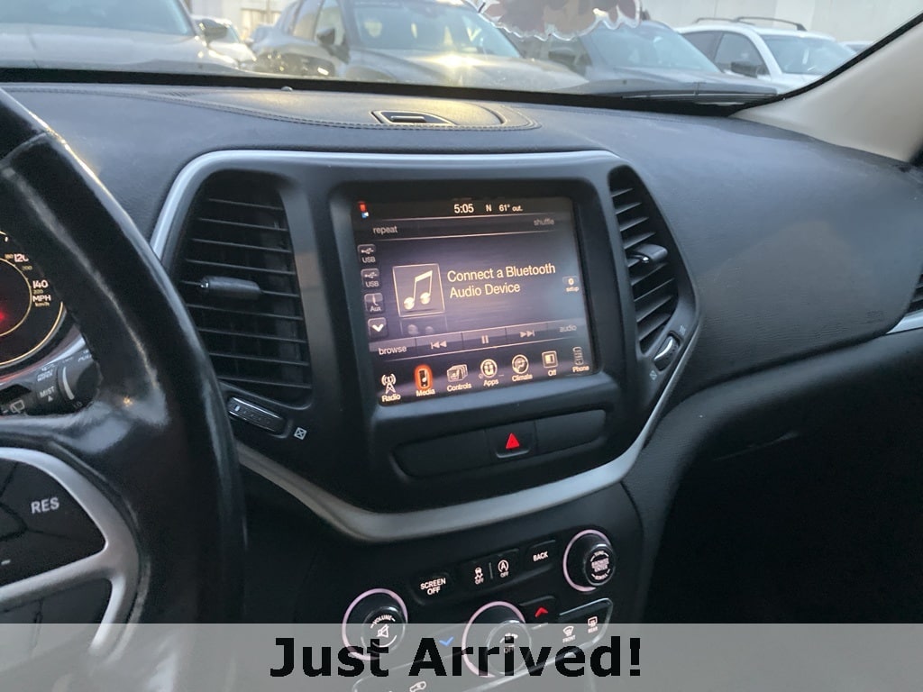 Thumbnail: 2016 Jeep Cherokee - 6