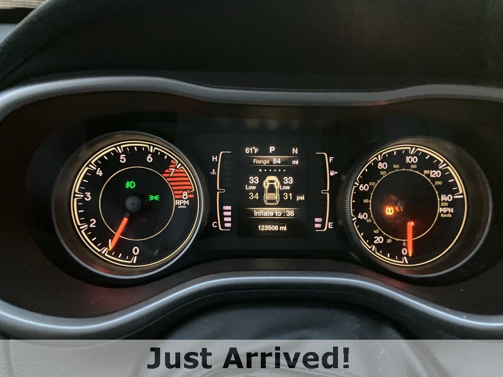 Thumbnail: 2016 Jeep Cherokee - 7