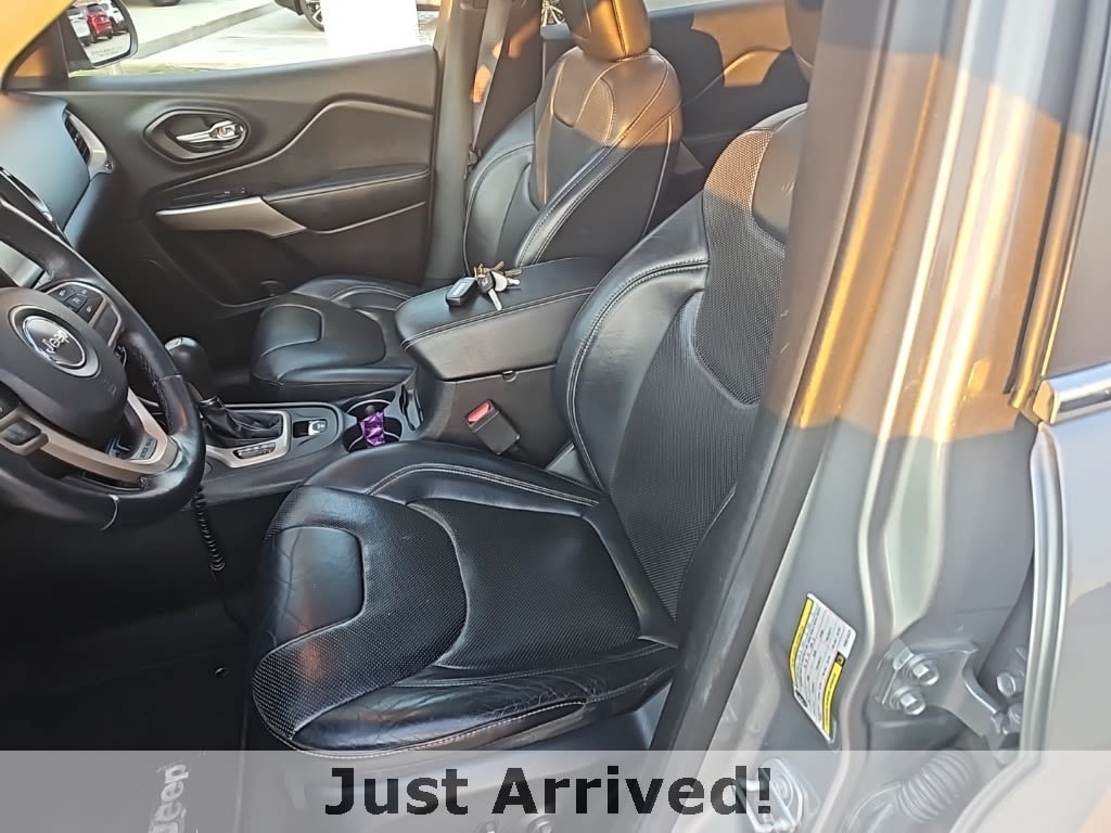 Thumbnail: 2017 Jeep Cherokee - 5