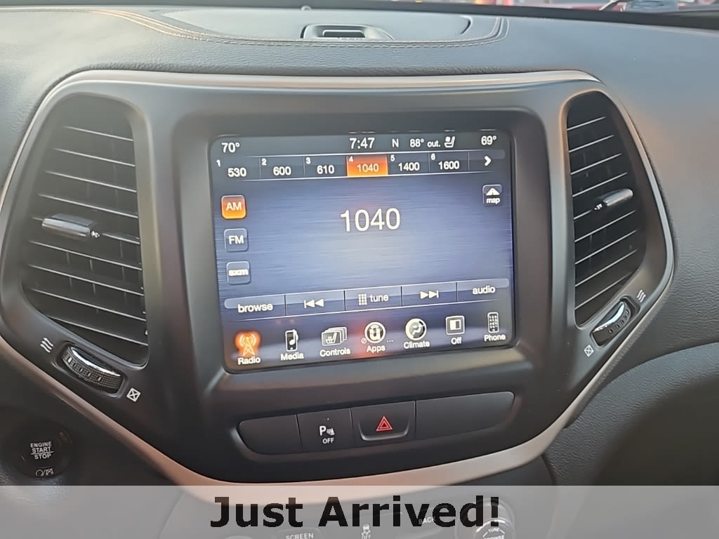 Thumbnail: 2017 Jeep Cherokee - 7