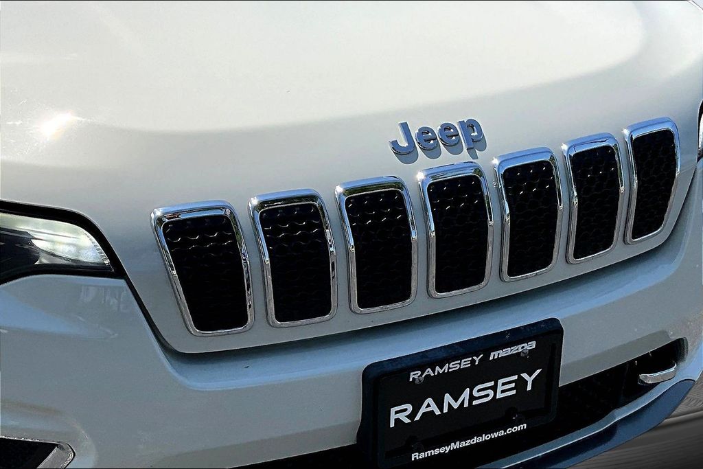 Thumbnail: 2019 Jeep Cherokee - 5