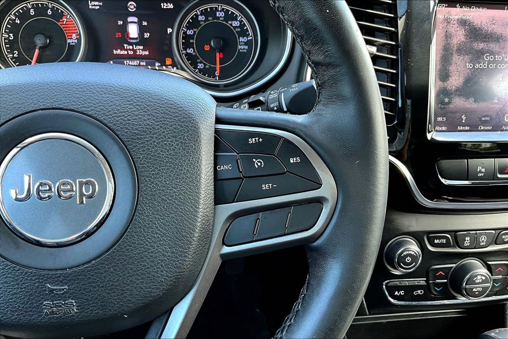Thumbnail: 2019 Jeep Cherokee - 26