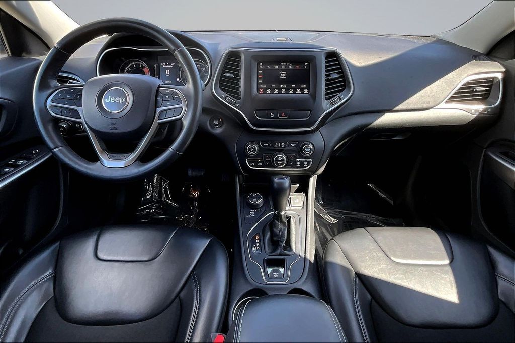 Thumbnail: 2019 Jeep Cherokee - 13