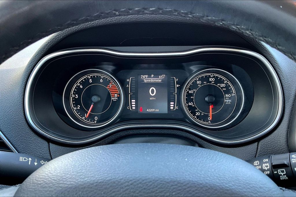 Thumbnail: 2019 Jeep Cherokee - 16