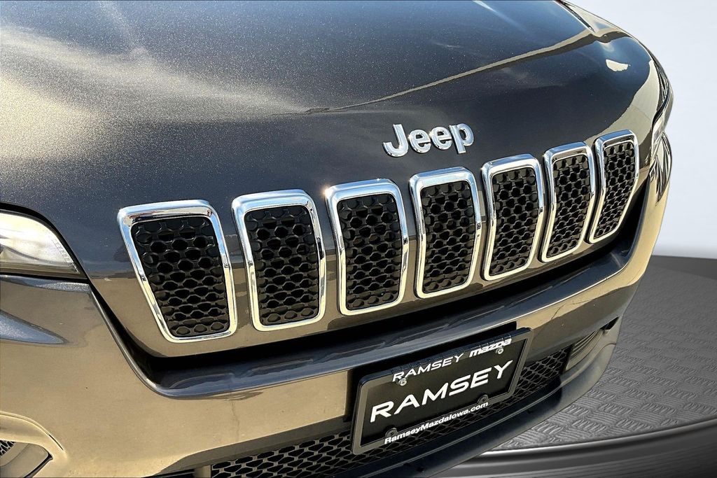 Thumbnail: 2019 Jeep Cherokee - 6