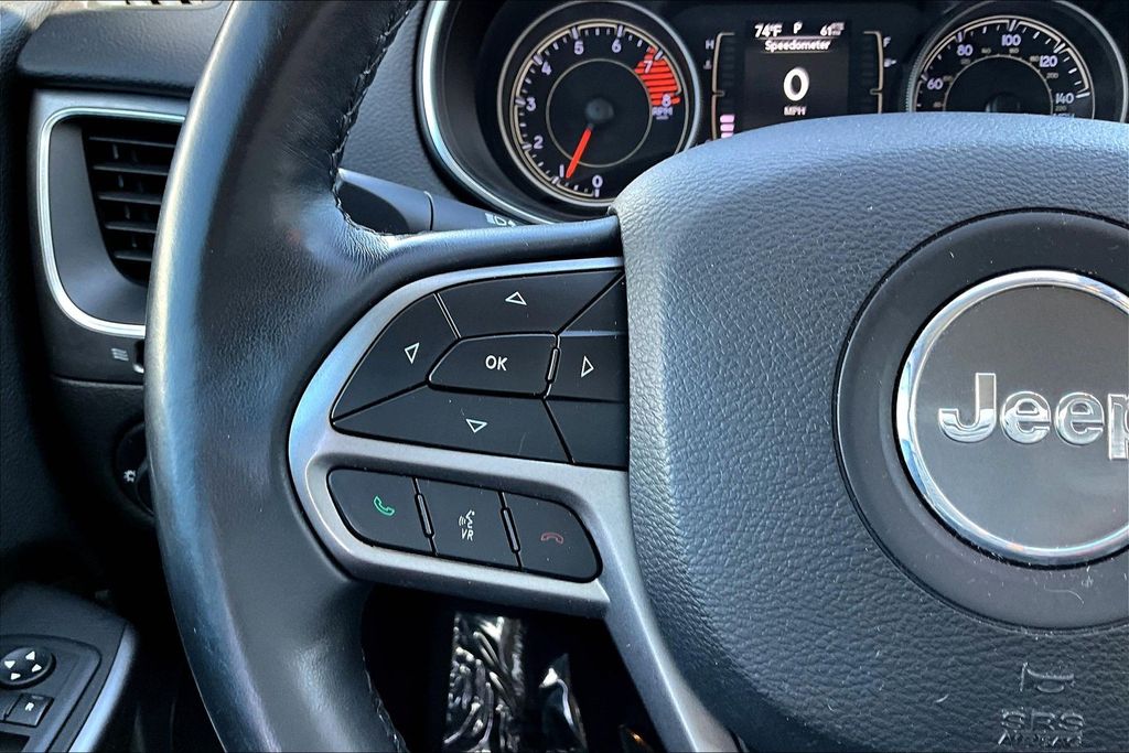 Thumbnail: 2019 Jeep Cherokee - 24