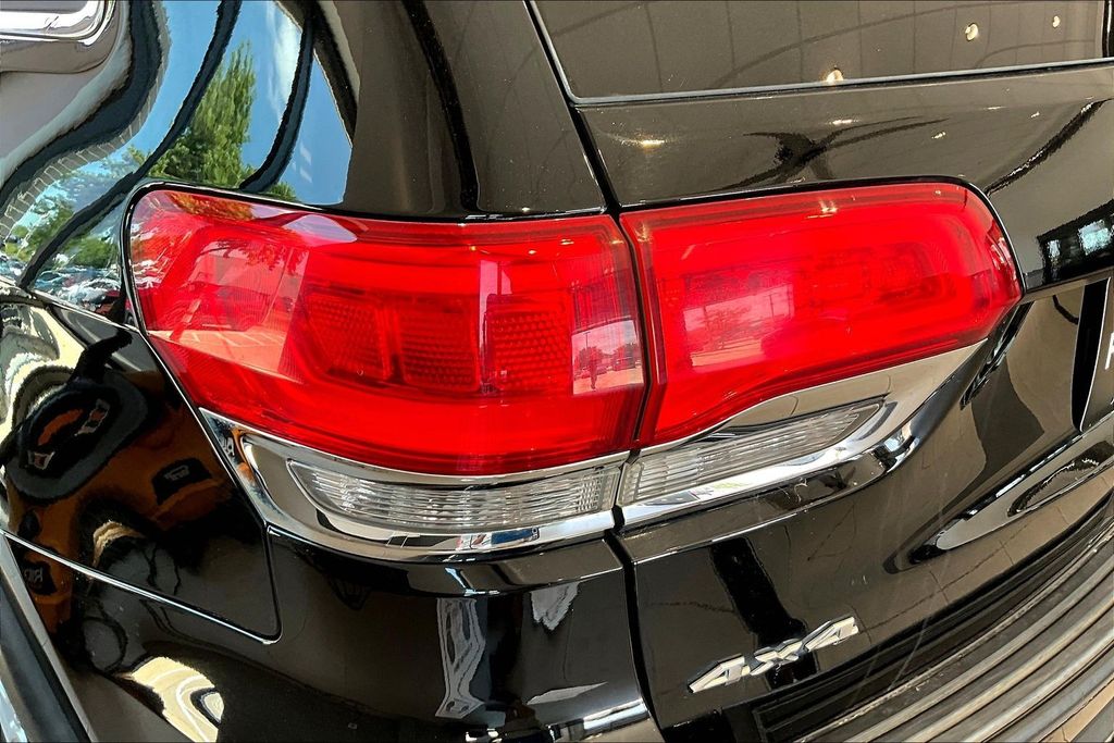 Thumbnail: 2018 Jeep Grand Cherokee - 35