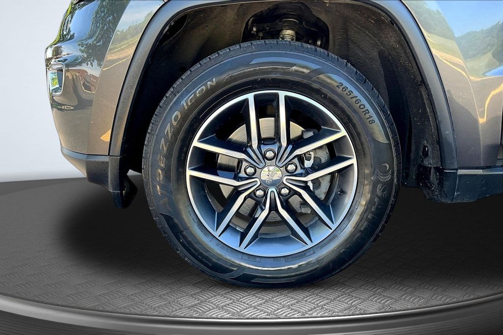 Thumbnail: 2018 Jeep Grand Cherokee - 7