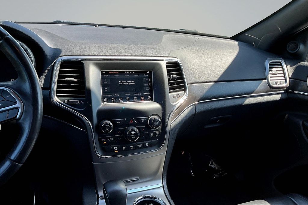 Thumbnail: 2018 Jeep Grand Cherokee - 9
