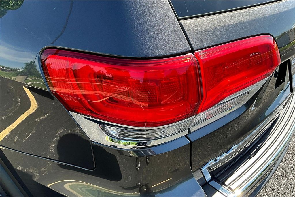 Thumbnail: 2018 Jeep Grand Cherokee - 34