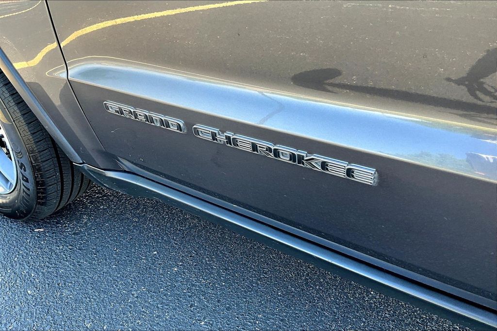 Thumbnail: 2018 Jeep Grand Cherokee - 6