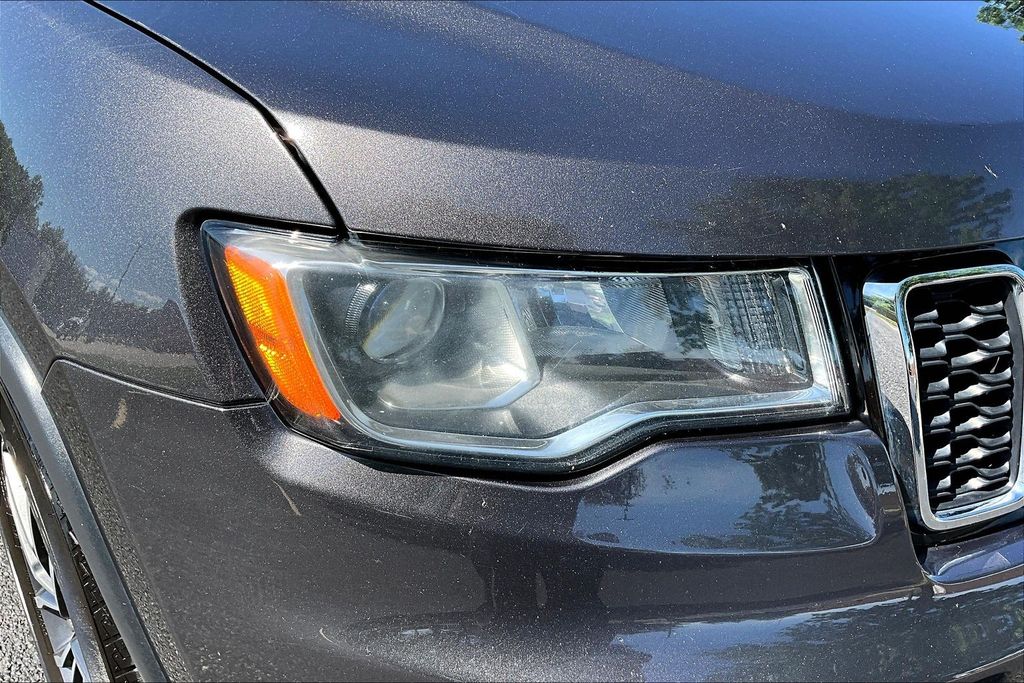 Thumbnail: 2018 Jeep Grand Cherokee - 33