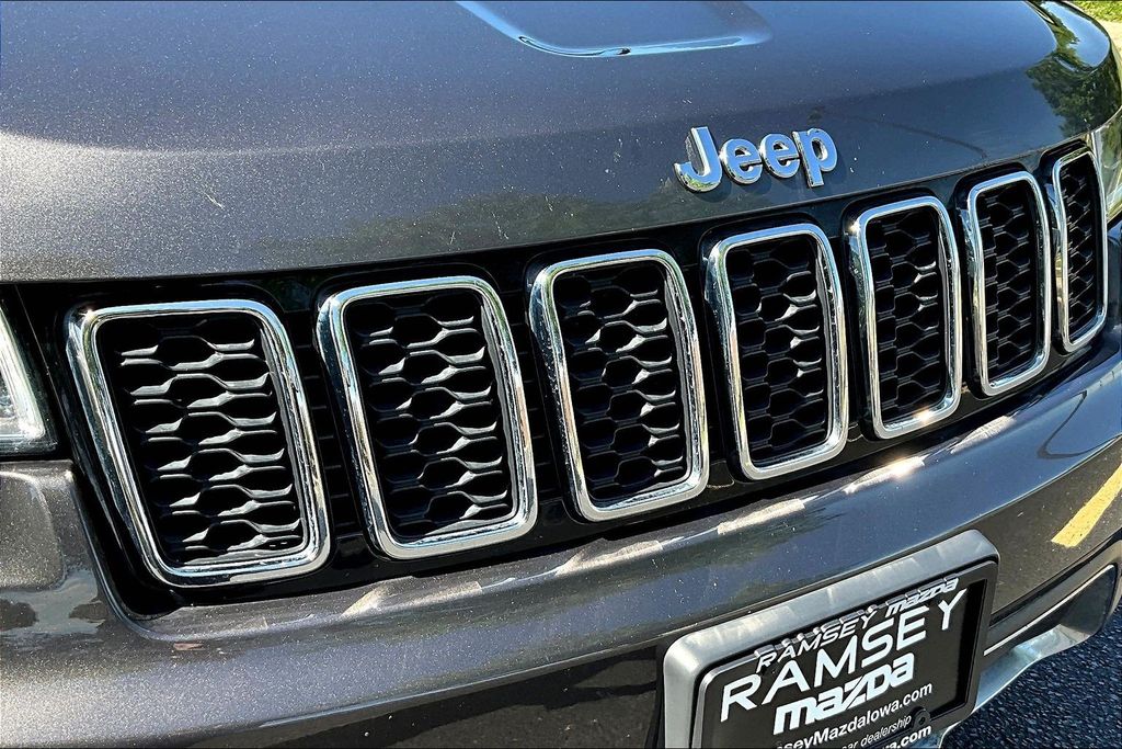 Thumbnail: 2018 Jeep Grand Cherokee - 32