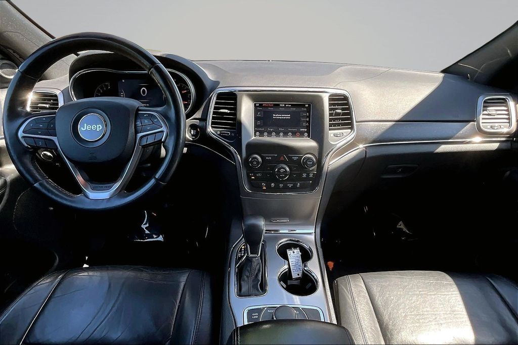 Thumbnail: 2018 Jeep Grand Cherokee - 14