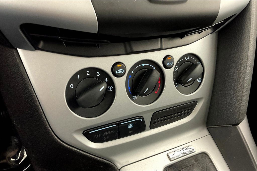 Thumbnail: 2014 Ford Focus - 27