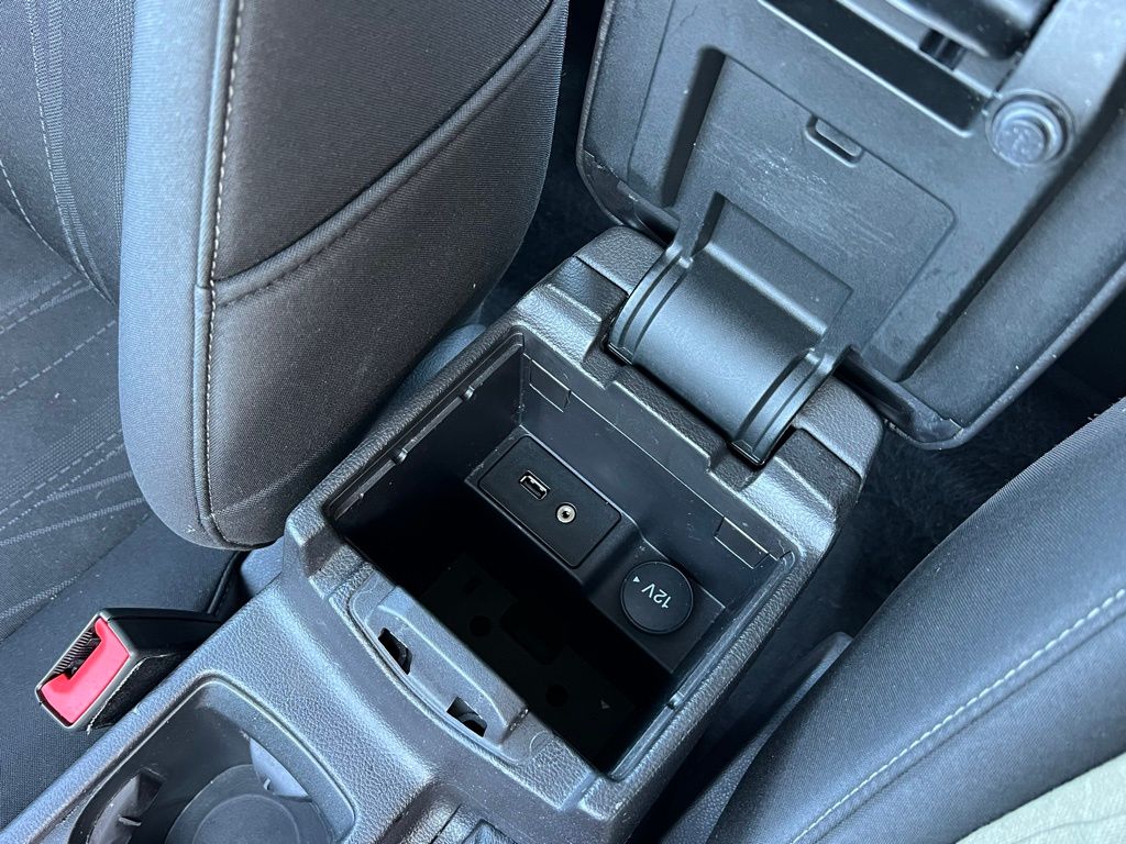 Thumbnail: 2015 Ford Focus - 34