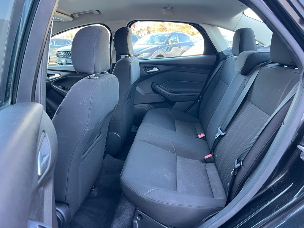 Thumbnail: 2015 Ford Focus - 11