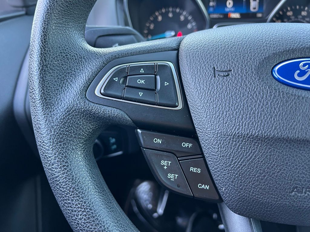 Thumbnail: 2015 Ford Focus - 29