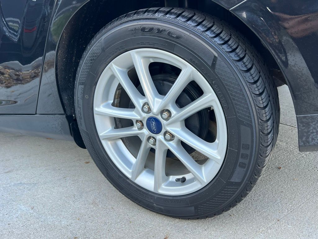 Thumbnail: 2015 Ford Focus - 21