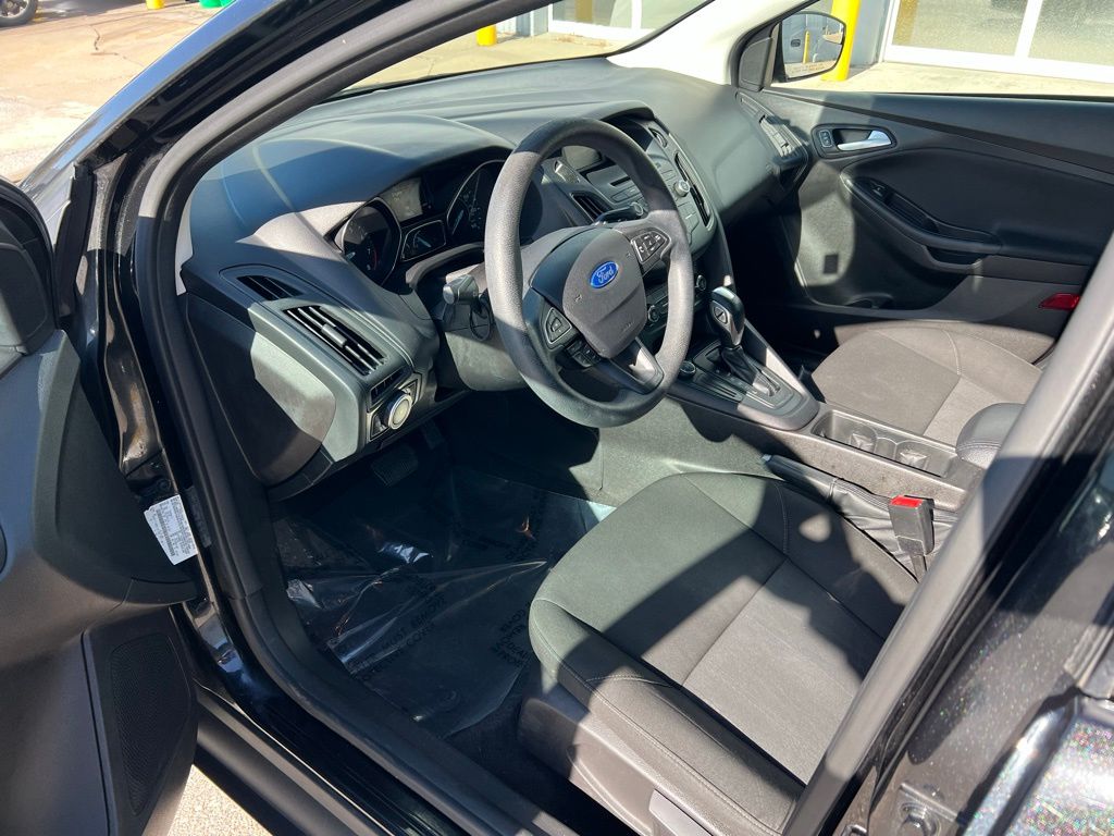 Thumbnail: 2015 Ford Focus - 9