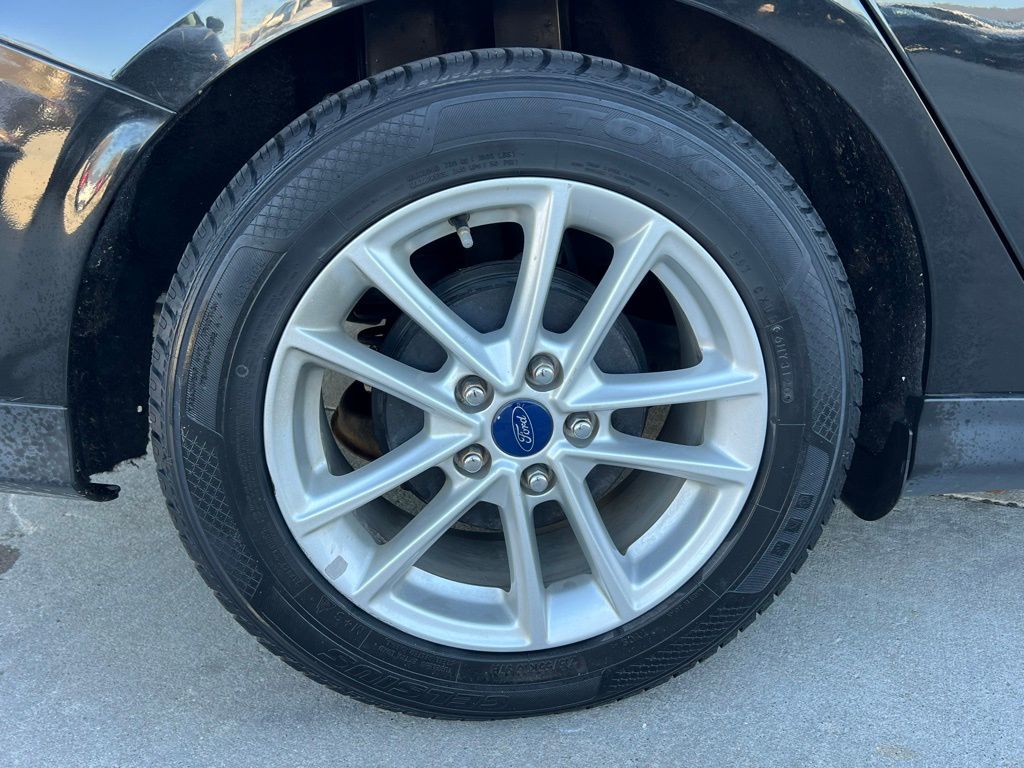 Thumbnail: 2015 Ford Focus - 22