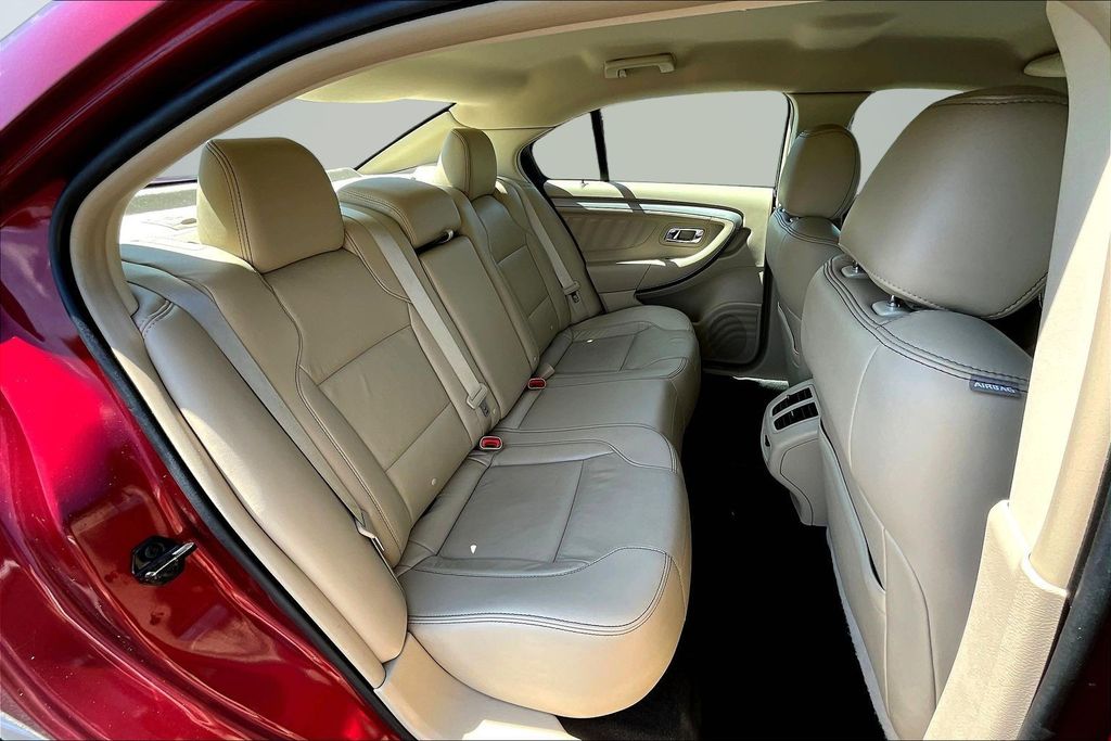 Thumbnail: 2014 Ford Taurus - 30