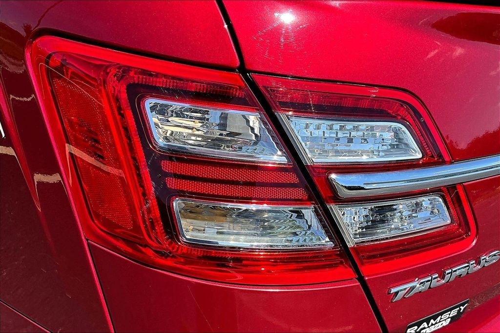 Thumbnail: 2014 Ford Taurus - 33