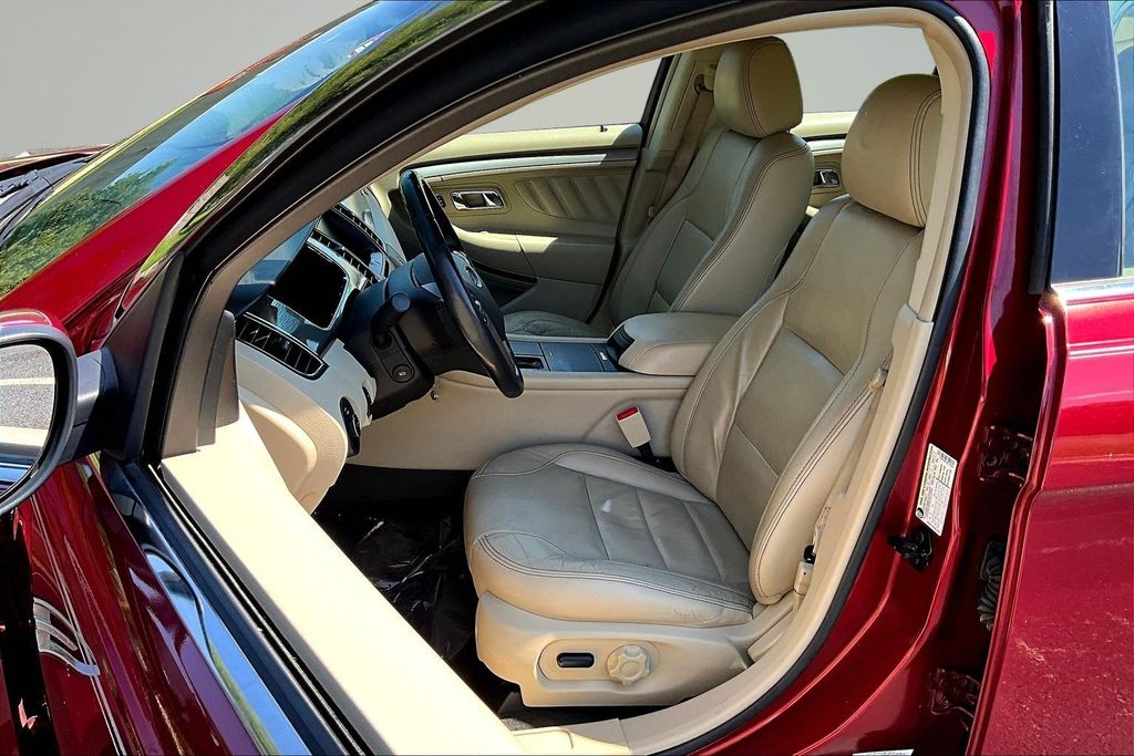 Thumbnail: 2014 Ford Taurus - 10