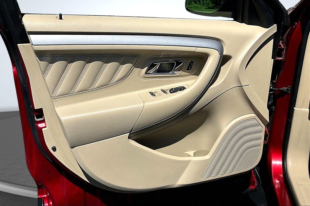 Thumbnail: 2014 Ford Taurus - 23