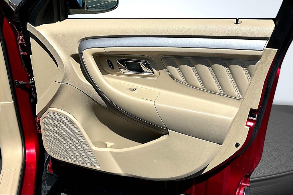 Thumbnail: 2014 Ford Taurus - 24