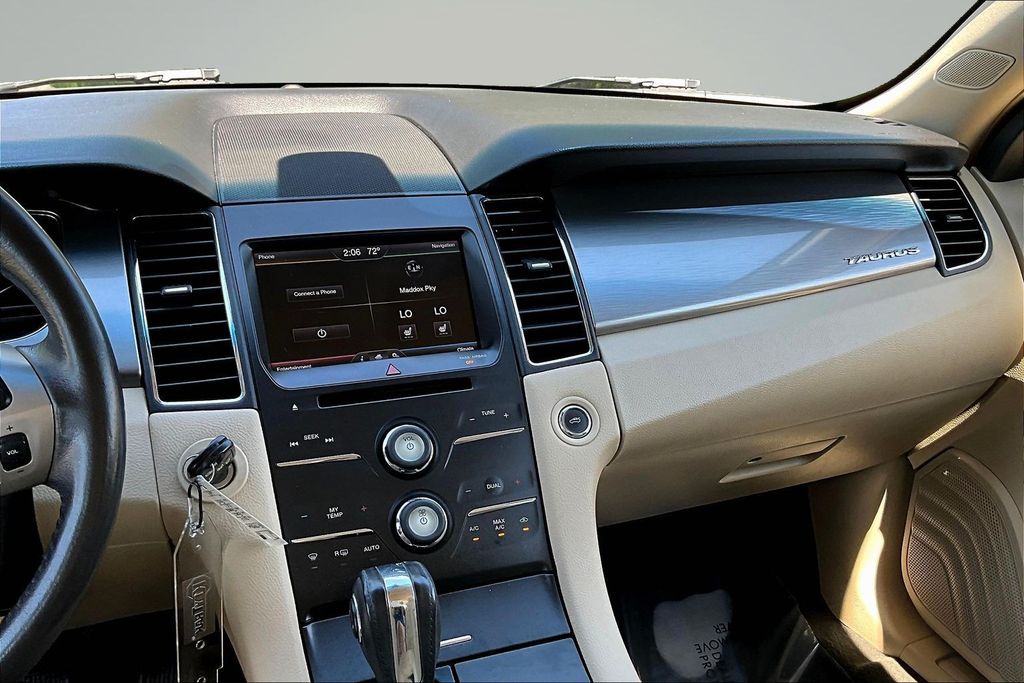Thumbnail: 2014 Ford Taurus - 8