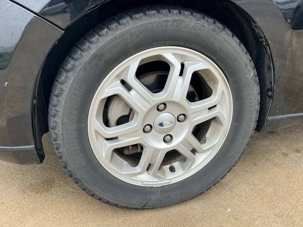 Thumbnail: 2009 Ford Focus - 8