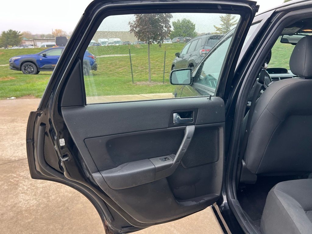 Thumbnail: 2009 Ford Focus - 29