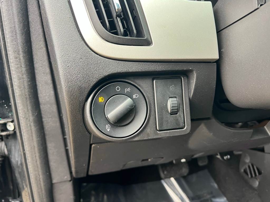 Thumbnail: 2009 Ford Focus - 27