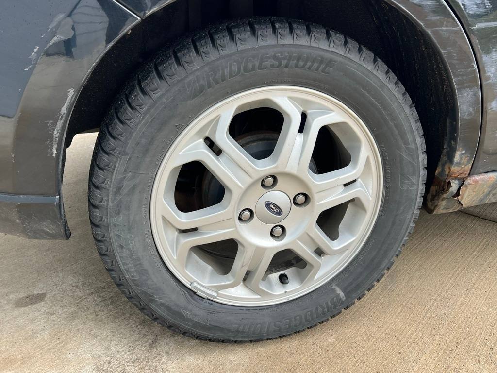 Thumbnail: 2009 Ford Focus - 24