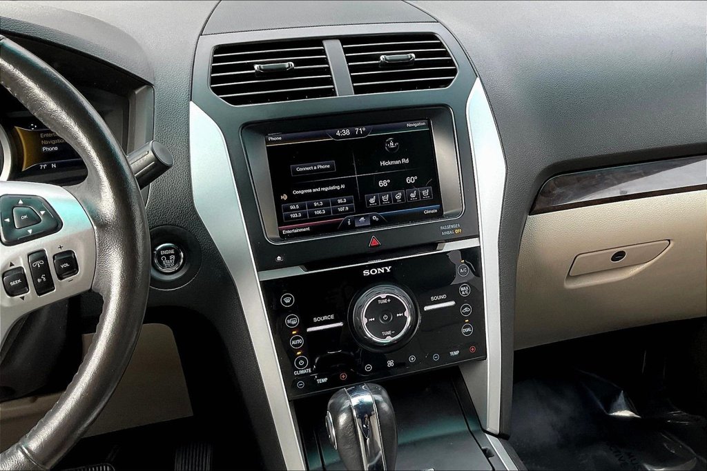 Thumbnail: 2015 Ford Explorer - 15