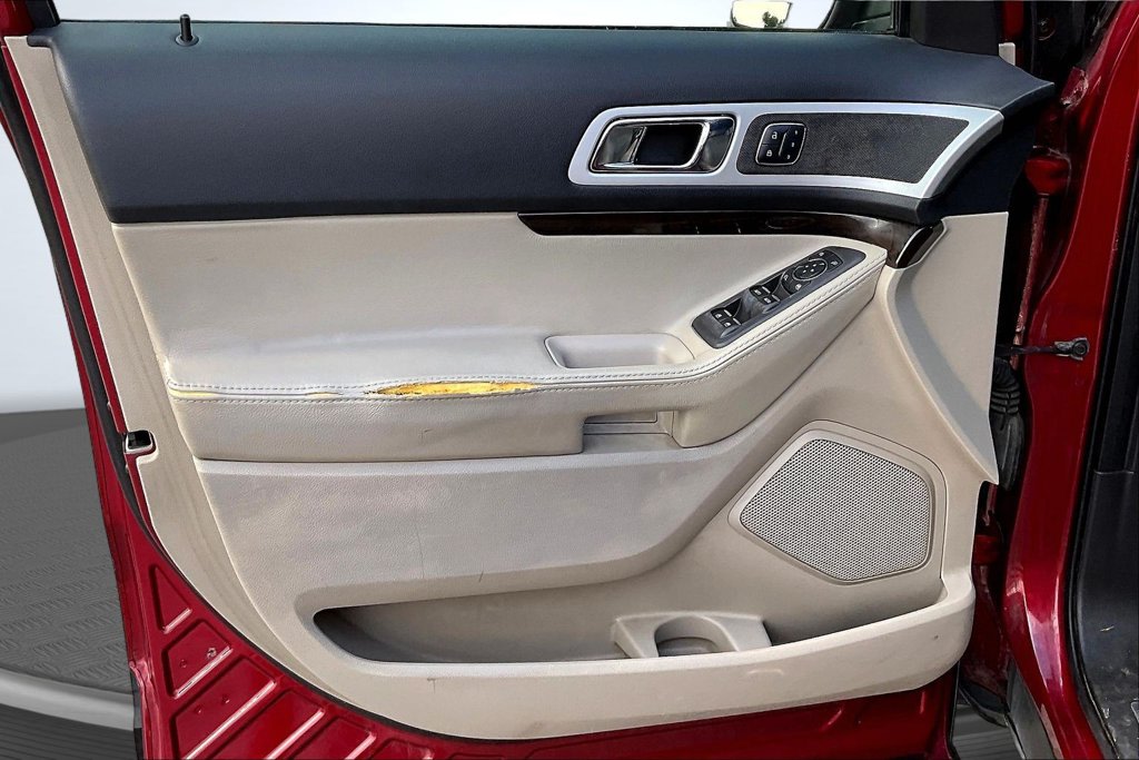 Thumbnail: 2015 Ford Explorer - 24
