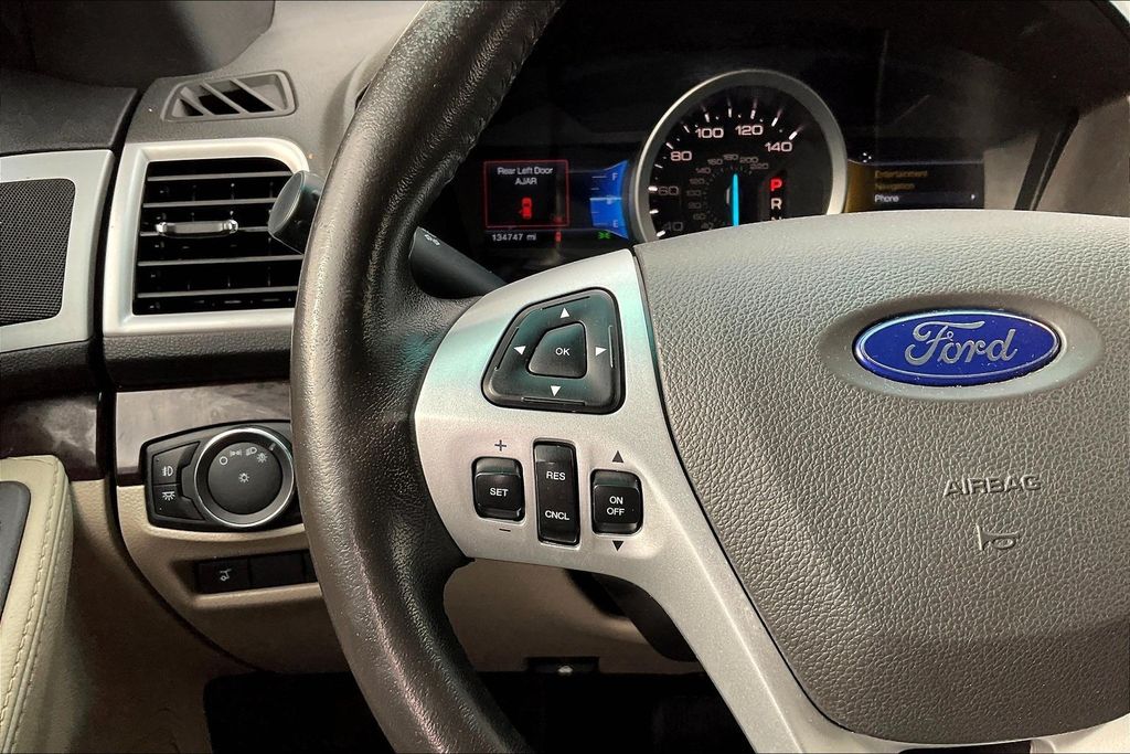Thumbnail: 2015 Ford Explorer - 26