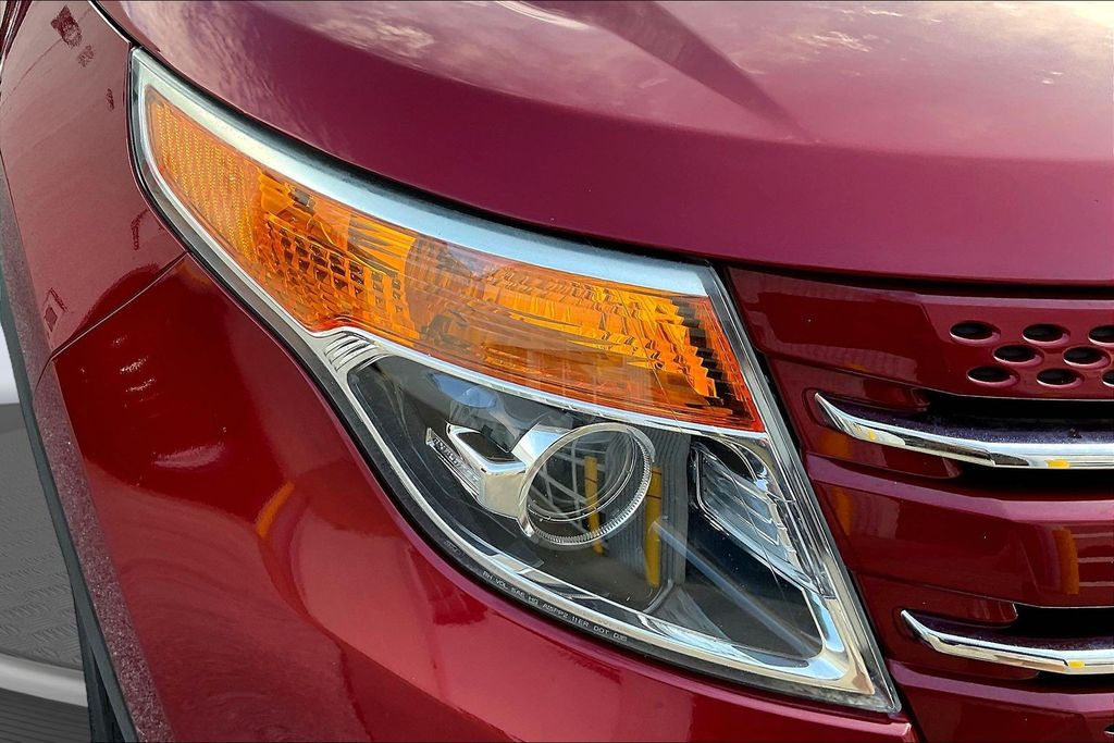 Thumbnail: 2015 Ford Explorer - 34
