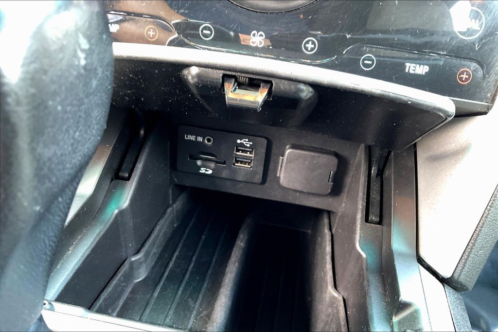 Thumbnail: 2015 Ford Explorer - 30