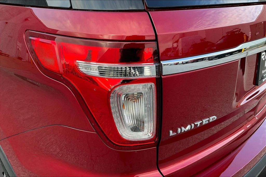 Thumbnail: 2015 Ford Explorer - 35