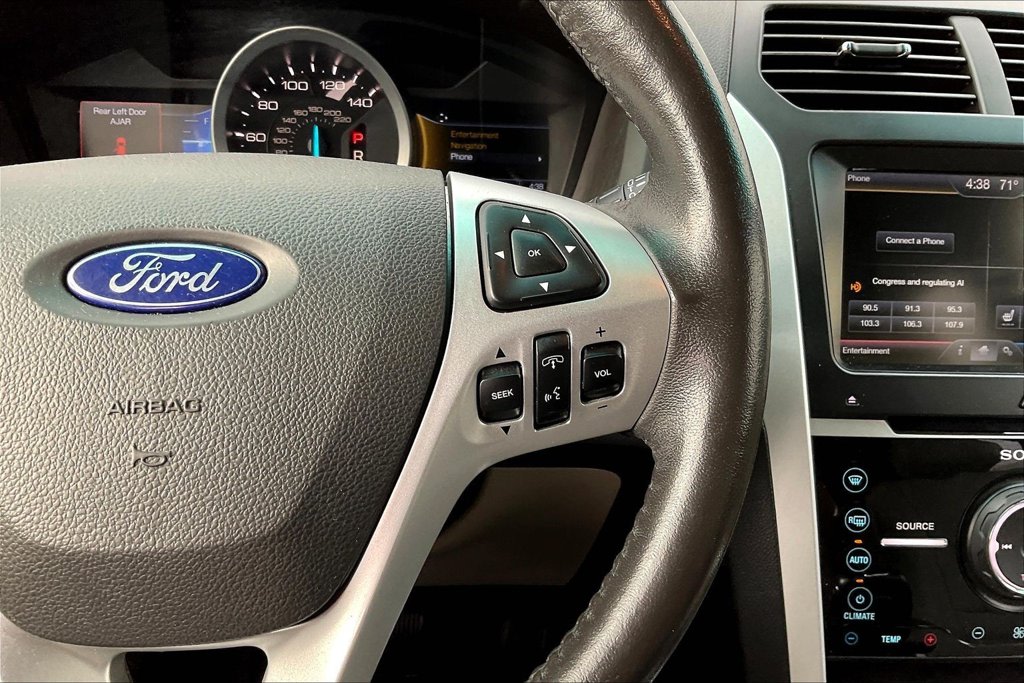 Thumbnail: 2015 Ford Explorer - 27