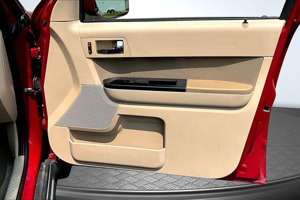 Thumbnail: 2011 Ford Escape - 25