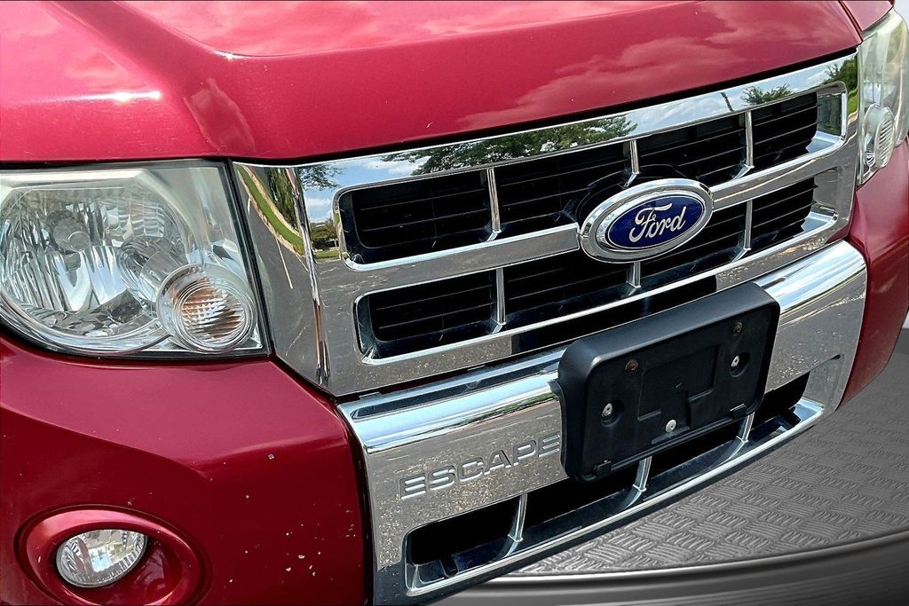 Thumbnail: 2011 Ford Escape - 31