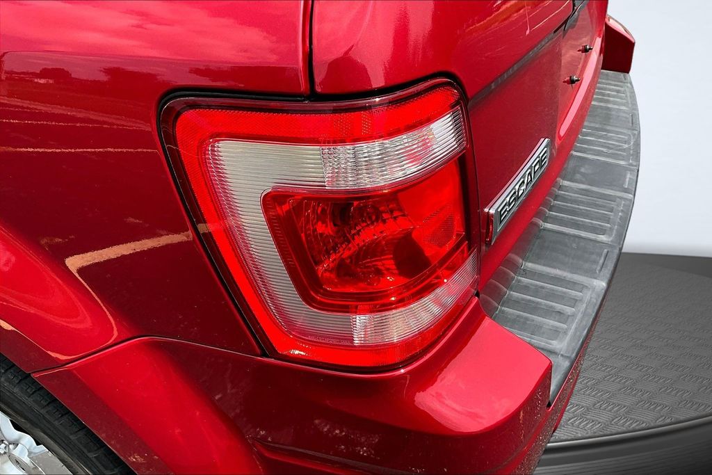 Thumbnail: 2011 Ford Escape - 33