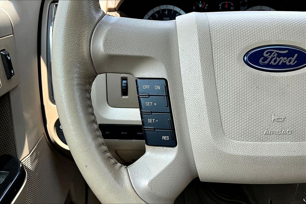 Thumbnail: 2011 Ford Escape - 26