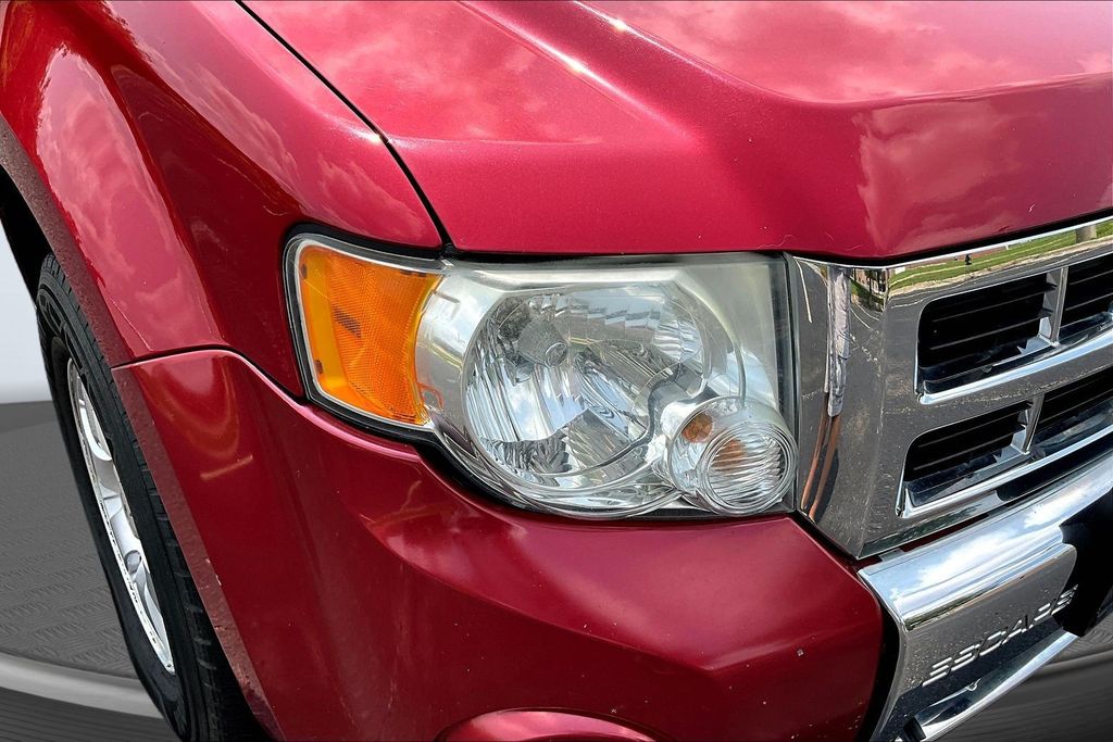 Thumbnail: 2011 Ford Escape - 32
